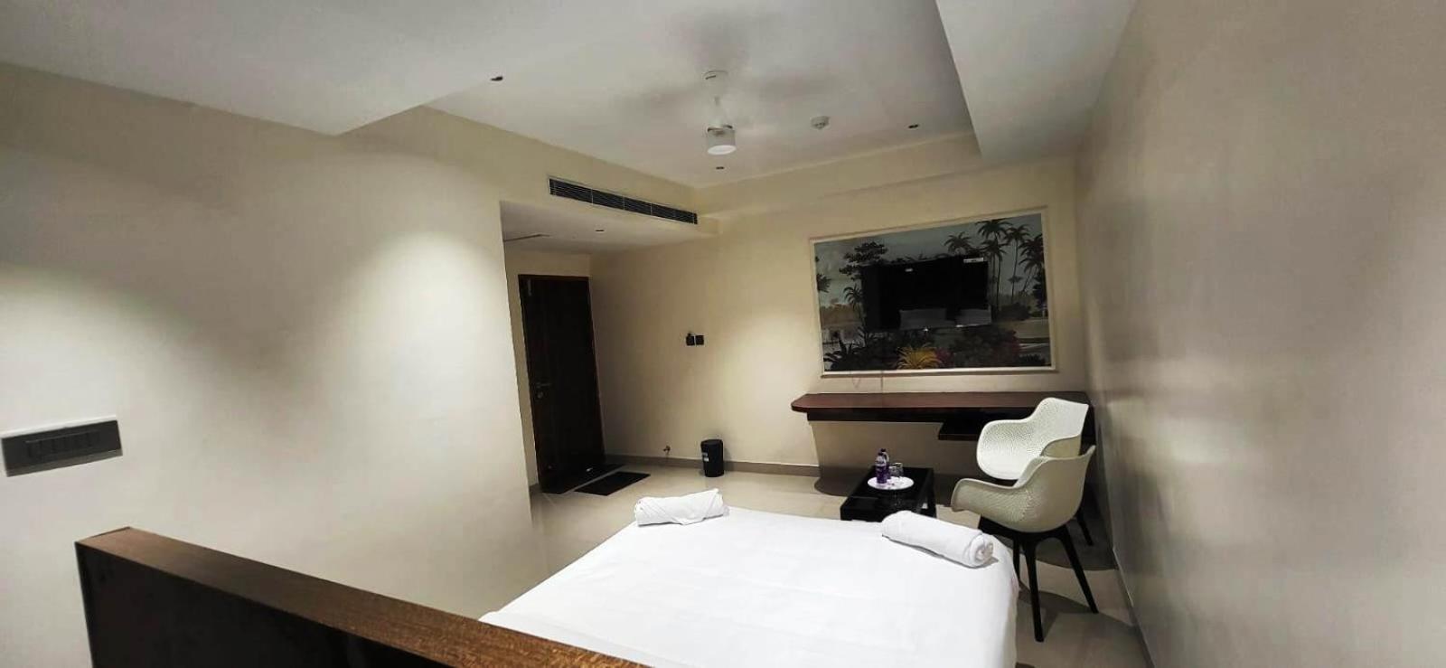 בלארי Model Grand Inn מראה חיצוני תמונה
